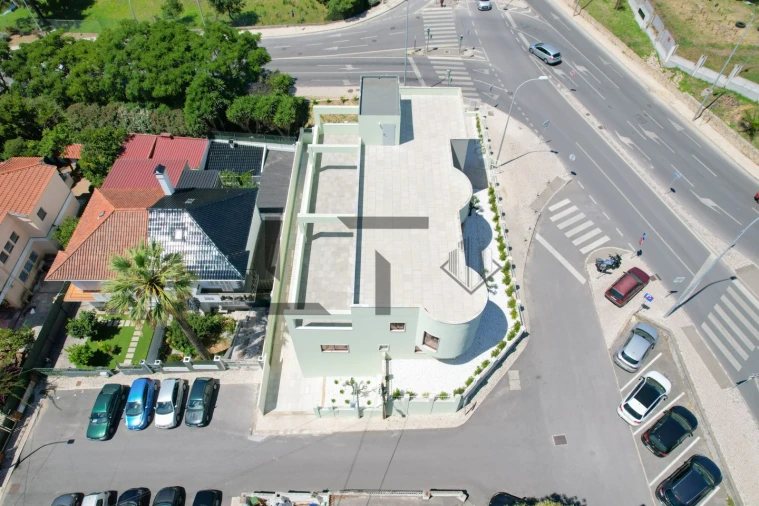 Prédio para Arrendamento em Alfragide Foto 87