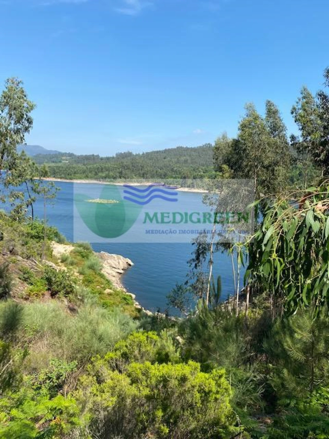 Terreno para Venda em Couto de Esteves Foto 2