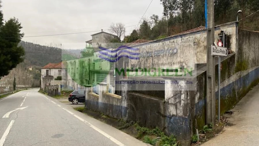 Armazém para Venda em Cedrim e Paradela