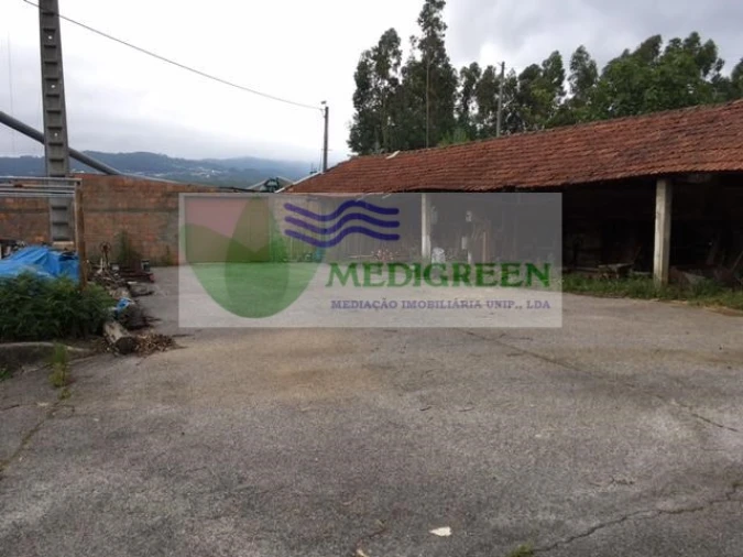 Armazém para Venda em Cedrim e Paradela