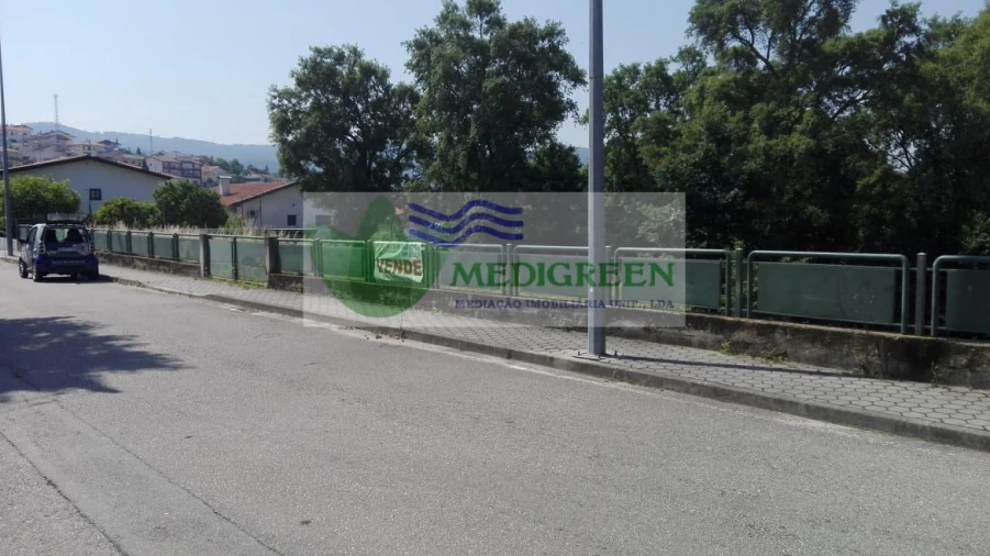 Terreno para Venda em Macieira de Cambra Foto 2