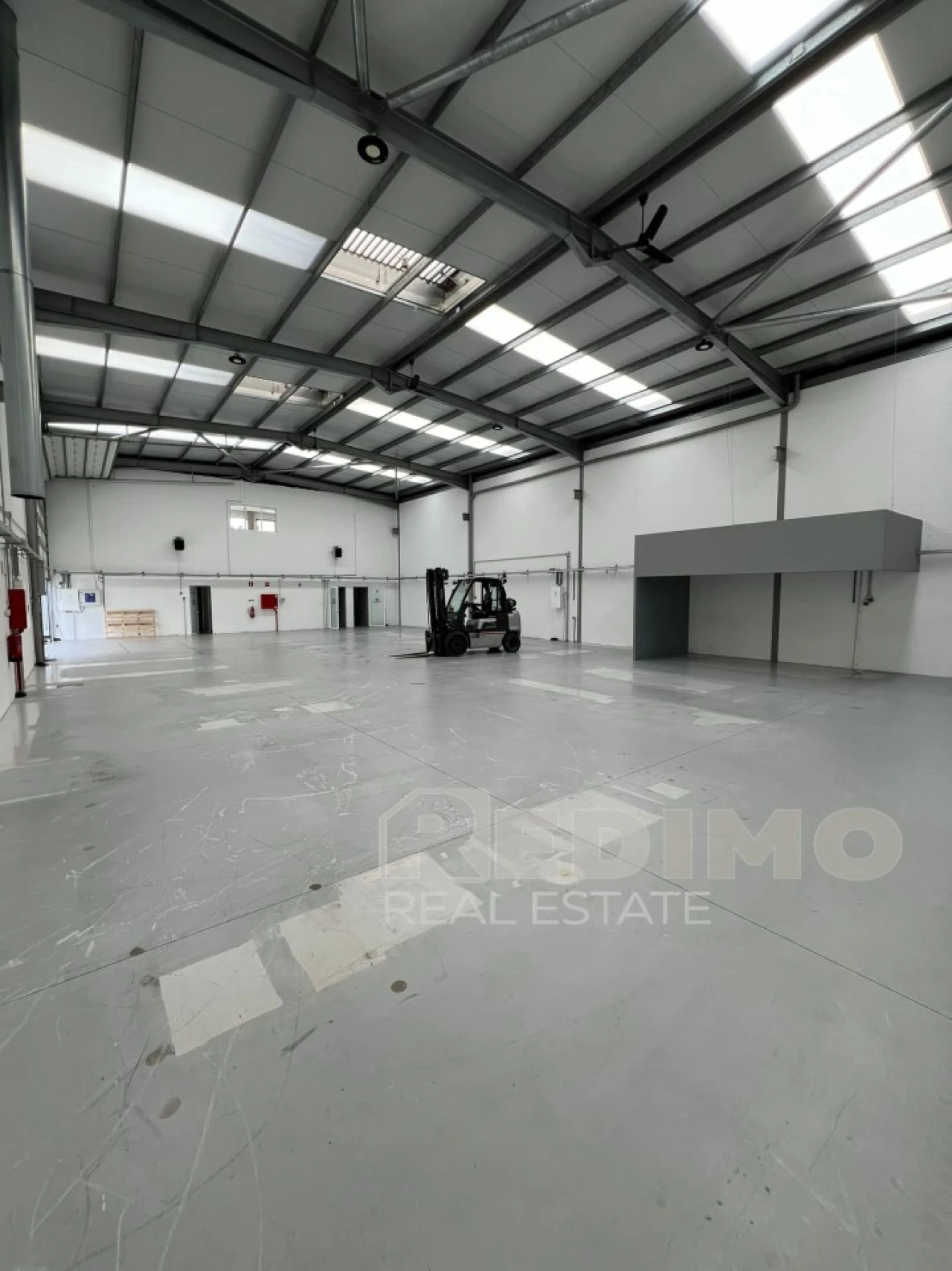 Armazém para Venda em Fiães Foto 3