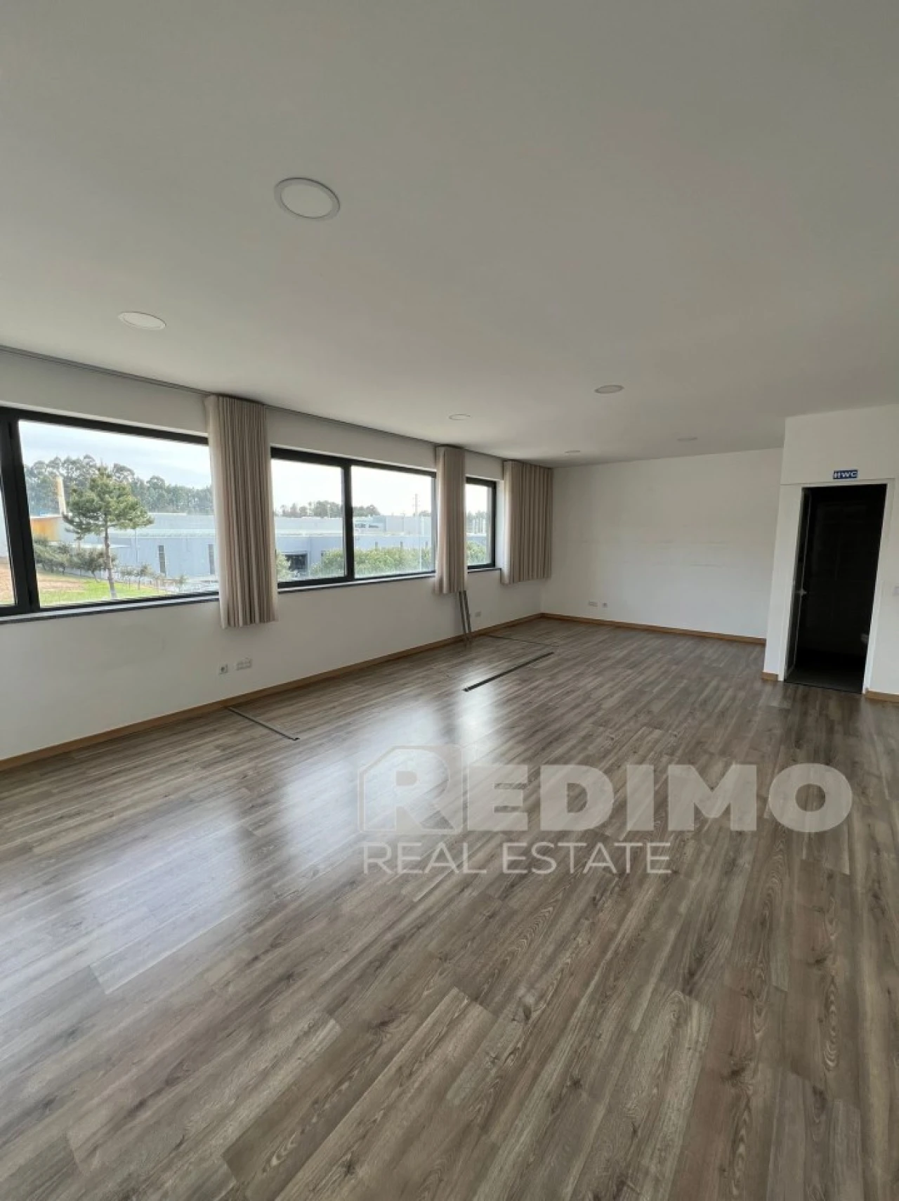 Armazém para Venda em Fiães Foto 7