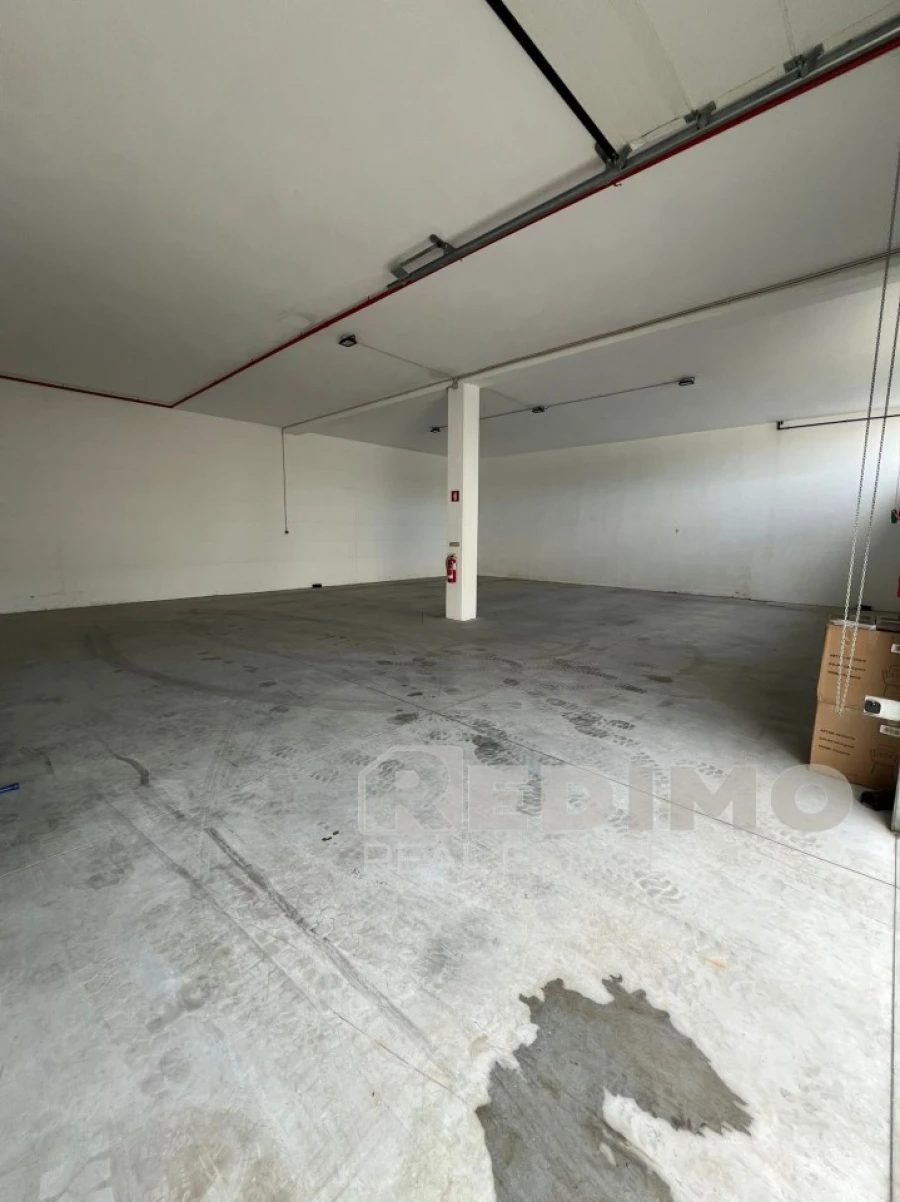 Armazém para Venda em Fiães Foto 4