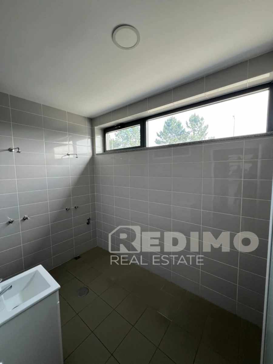 Armazém para Venda em Fiães Foto 11