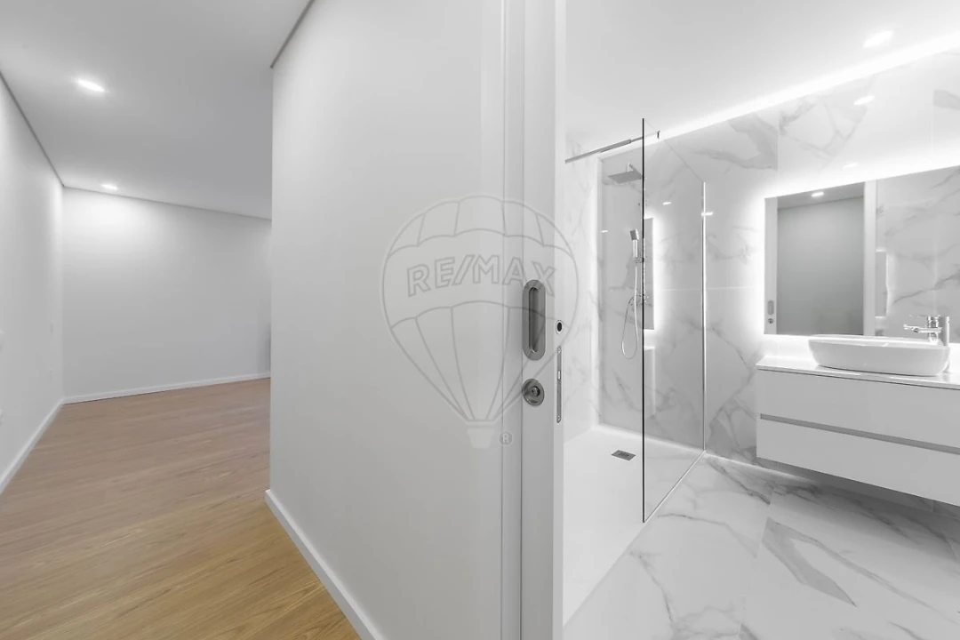 Apartamento T3 para Venda em Espinho Foto 14