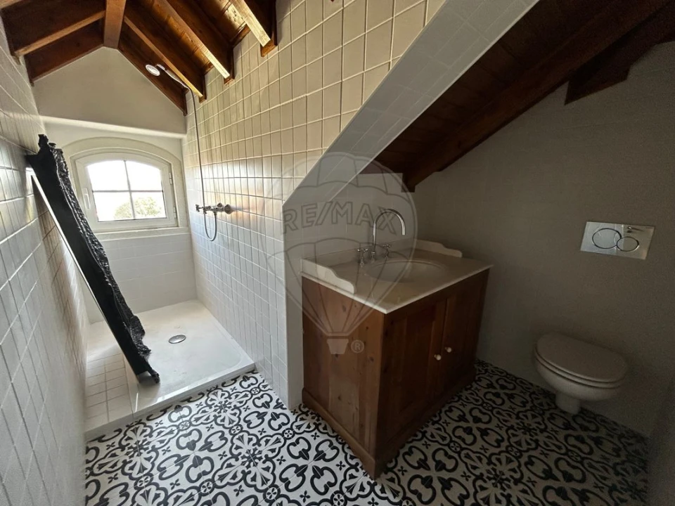 Moradia T9 para Venda em Santa Maria e São Miguel, São Martinho, São Pedro Penaferrim Foto 9