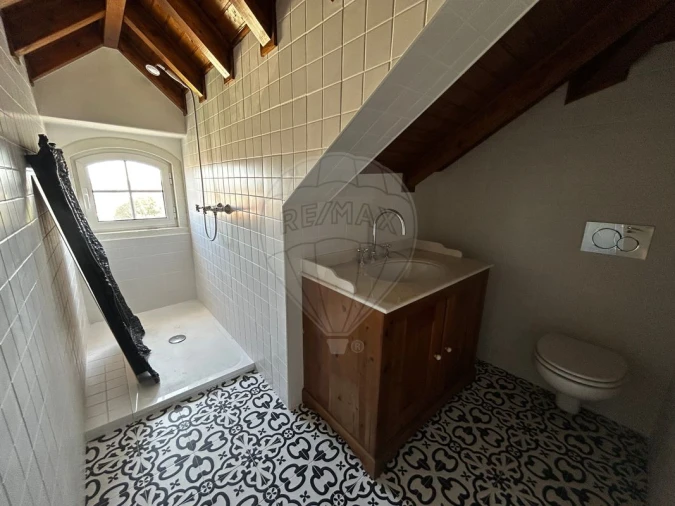 Moradia T9 para Venda em Santa Maria e São Miguel, São Martinho, São Pedro Penaferrim Foto 9