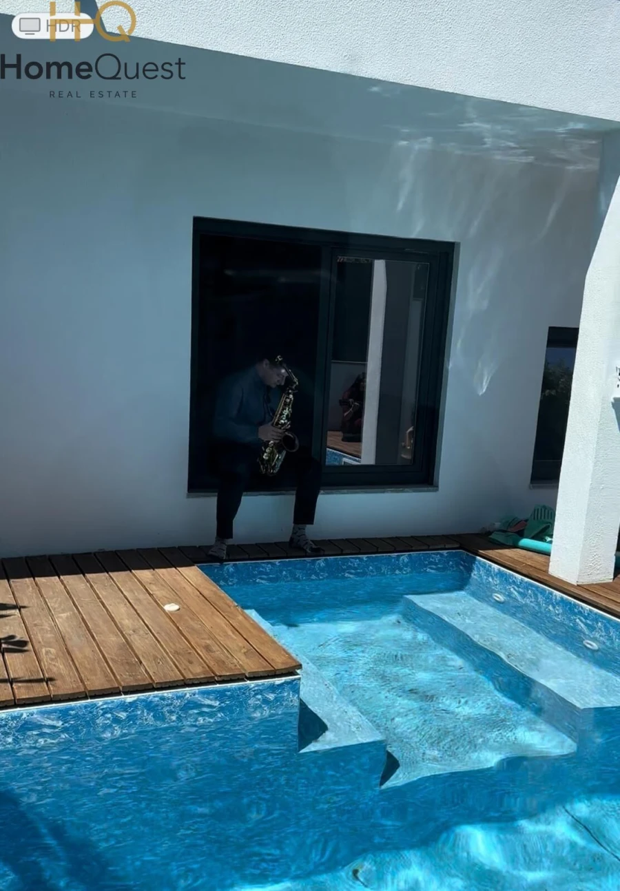 Moradia T5 para Venda em Agualva e Mira-Sintra Foto 2