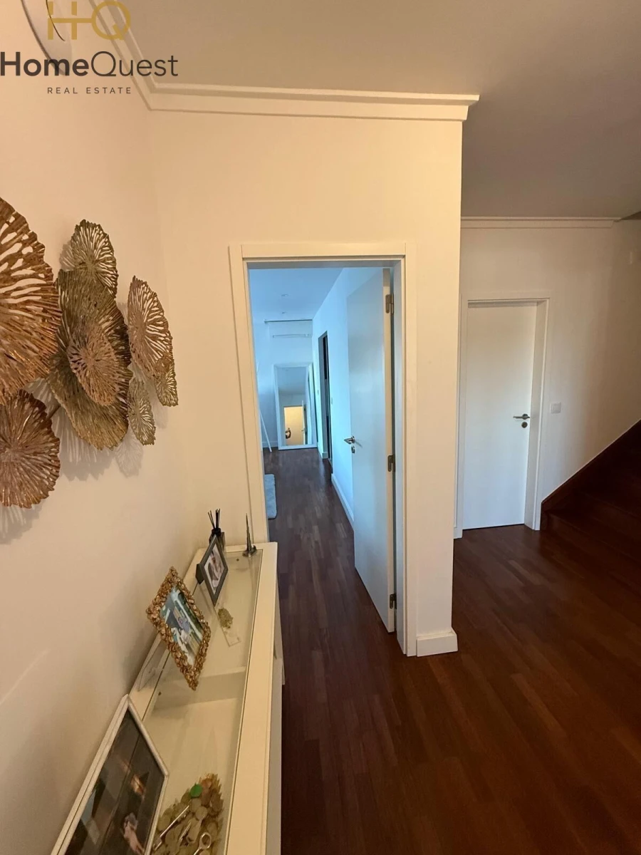 Moradia T5 para Venda em Agualva e Mira-Sintra Foto 22