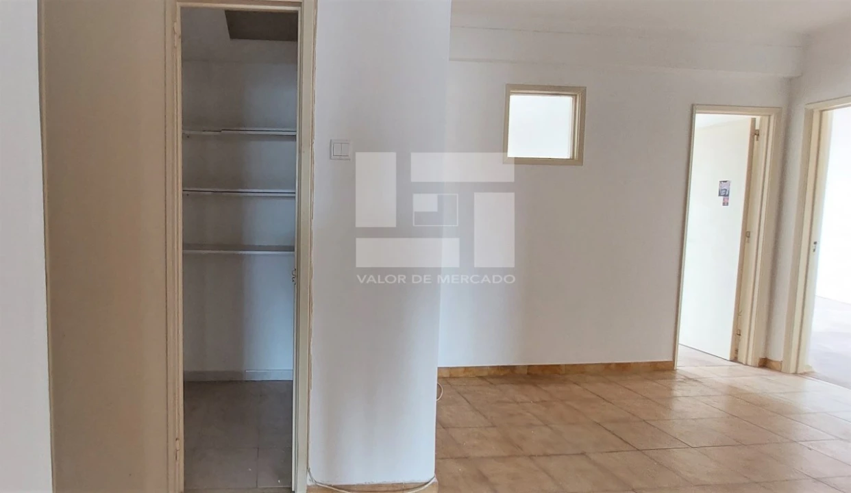 Apartamento T2 para Venda em Encosta do Sol Foto 3