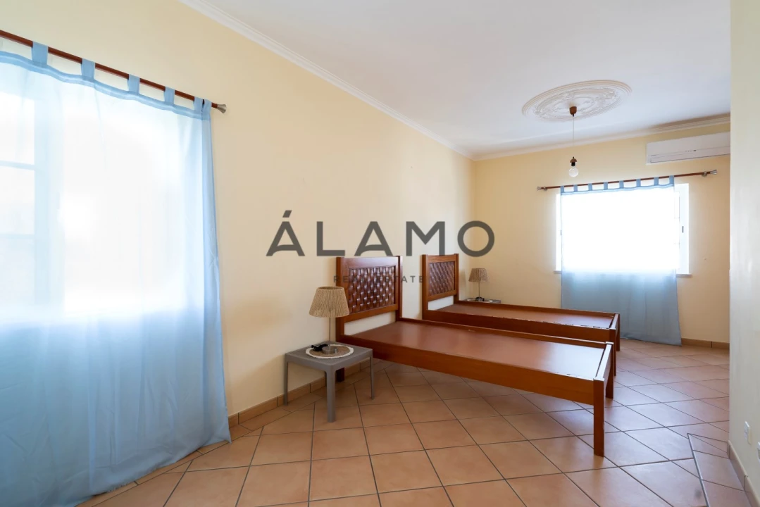 Moradia T4 para Venda em Almancil Foto 21