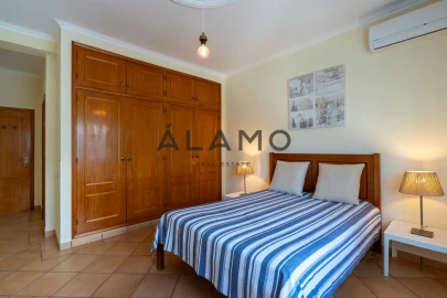 Moradia T4 para Venda em Almancil