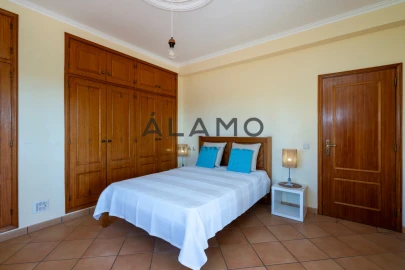 Moradia T4 para Venda em Almancil