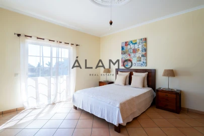 Moradia T4 para Venda em Almancil