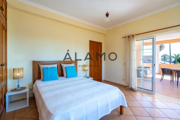 Moradia T4 para Venda em Almancil Foto 19