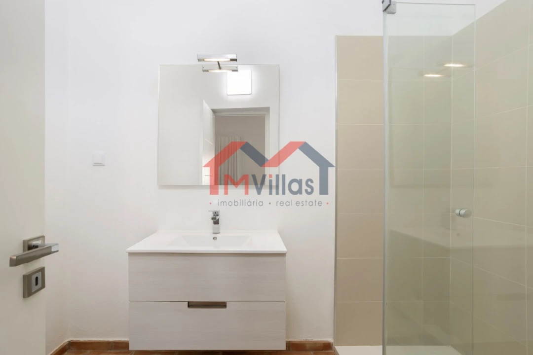 Moradia T3 para Venda em Salir Foto 16