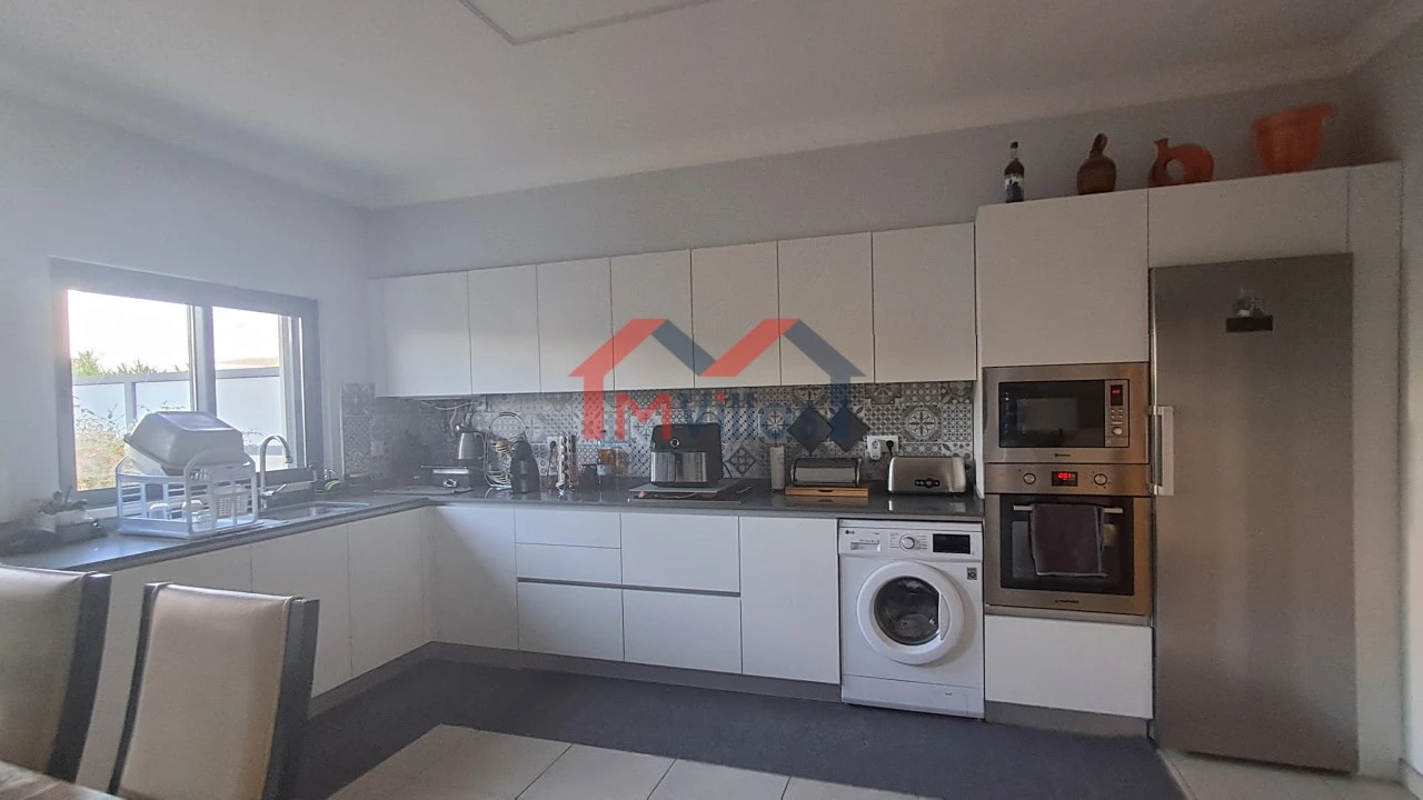 Moradia T3 para Venda em Salir Foto 6