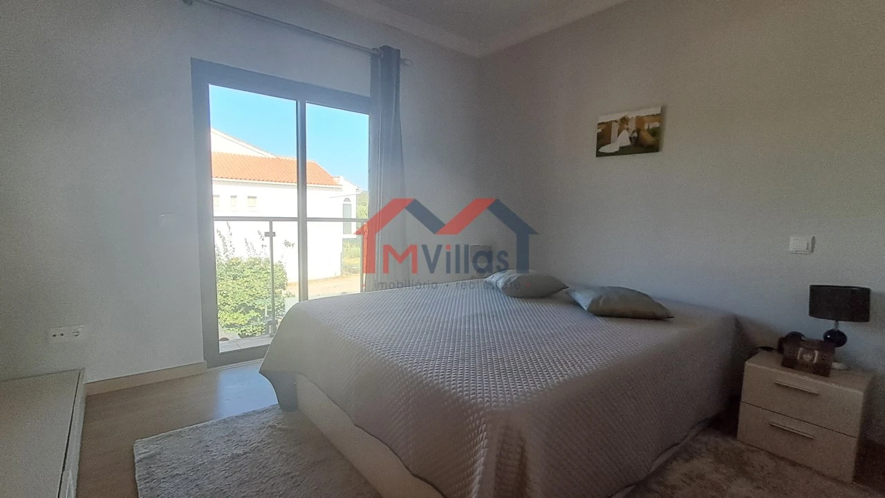 Moradia T3 para Venda em Salir Foto 8