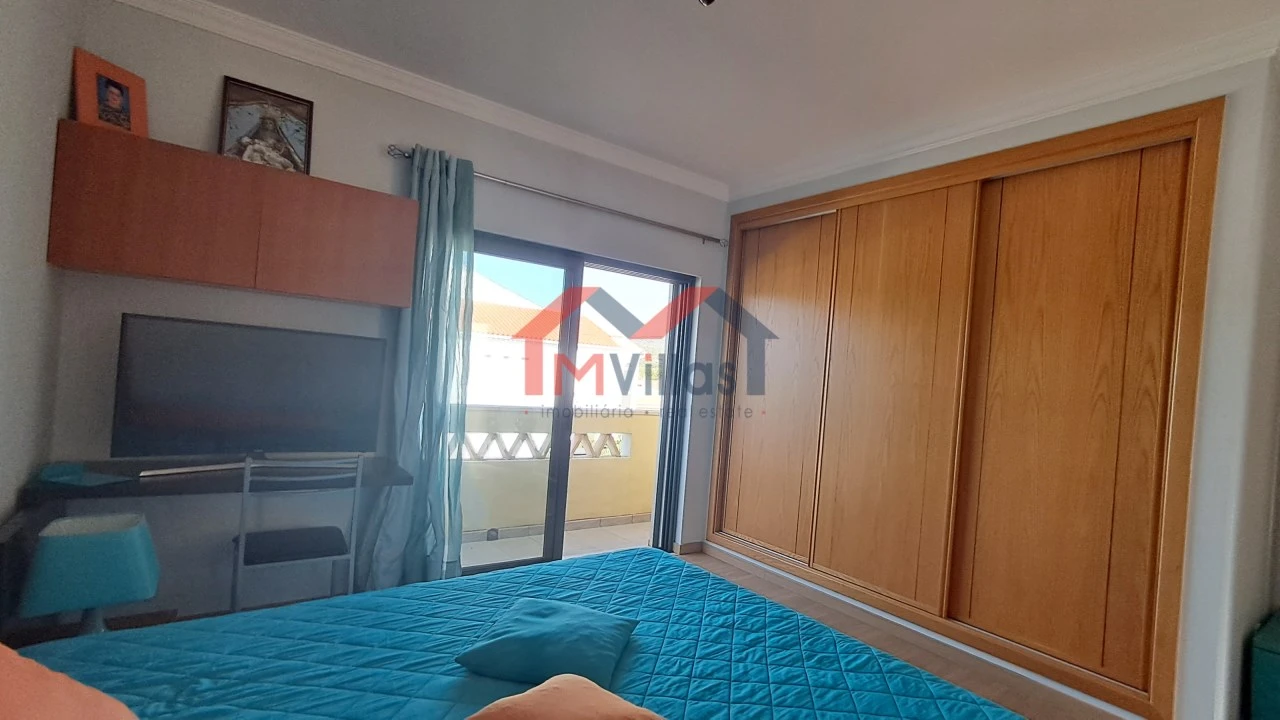 Moradia T3 para Venda em Salir Foto 17