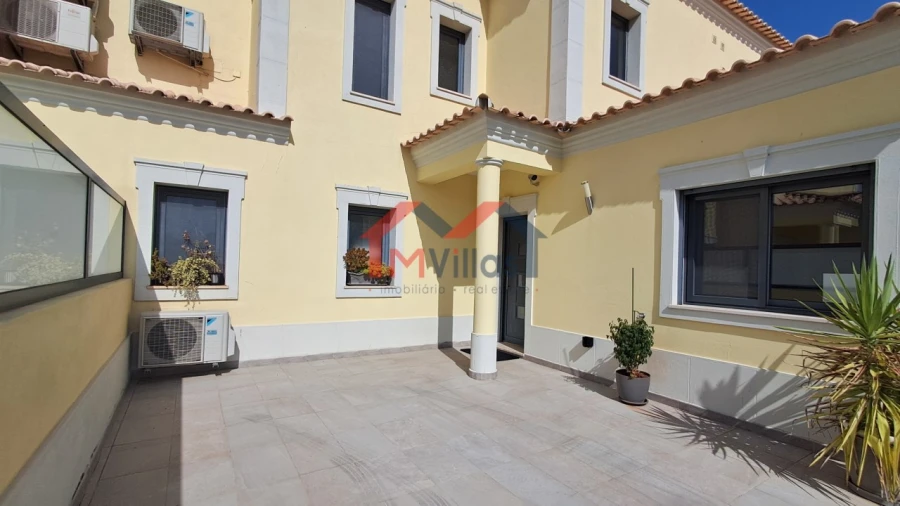 Moradia T3 para Venda em Salir Foto 1