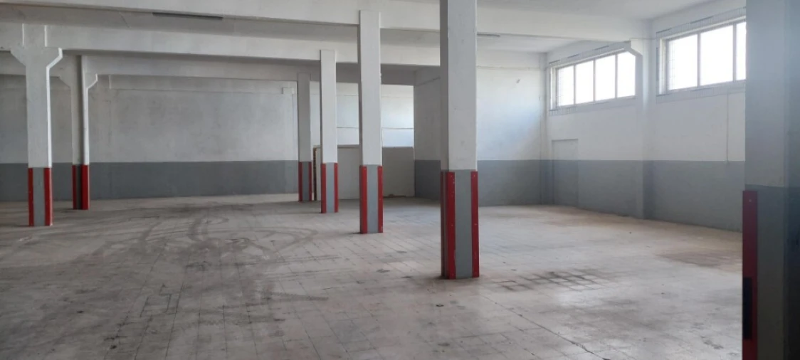 Armazém para Arrendamento em Cacém e São Marcos Foto 1