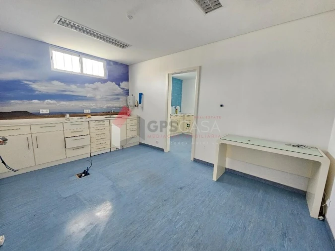 Loja para Venda em Praia da Vitoria (Santa Cruz) Foto 11