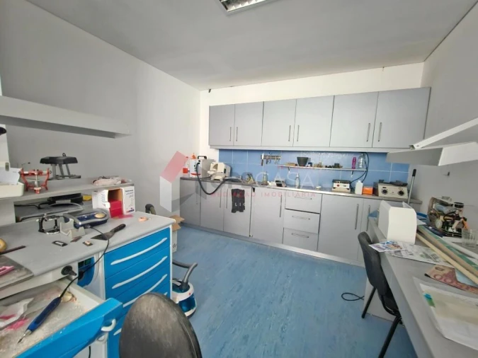 Loja para Venda em Praia da Vitoria (Santa Cruz) Foto 13