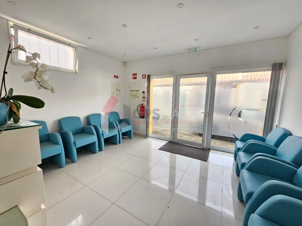 Loja para Venda em Praia da Vitoria (Santa Cruz) Foto 5