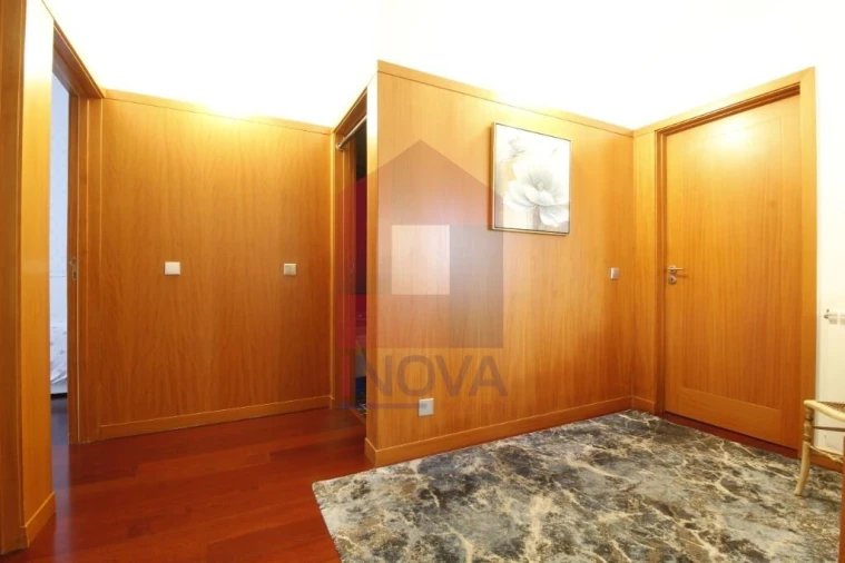 Moradia T3 para Venda em Loureira Foto 11