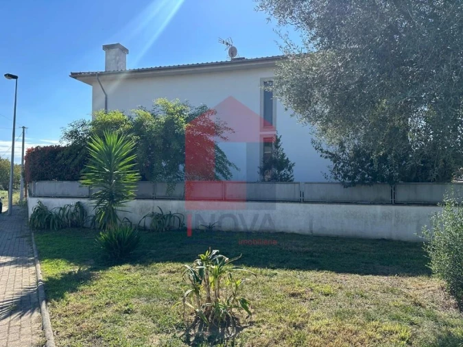 Moradia T3 para Venda em Loureira Foto 29