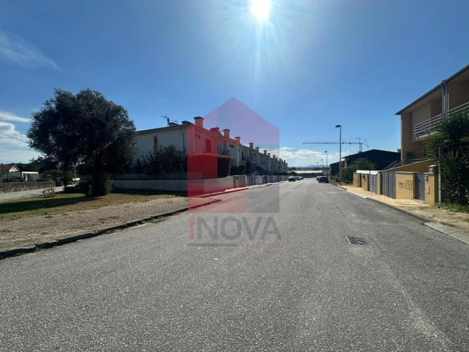 Moradia T3 para Venda em Loureira Foto 35