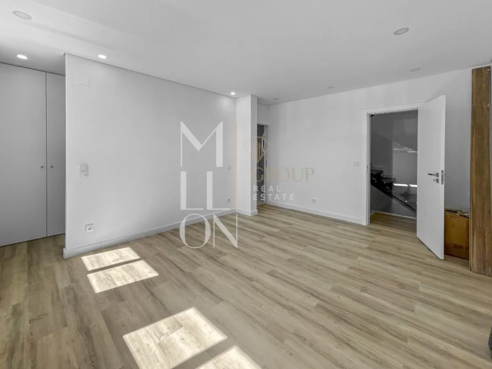 Moradia T6 para Venda em Águas Livres Foto 39