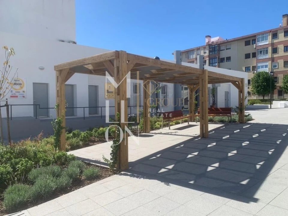 Moradia T6 para Venda em Águas Livres Foto 68