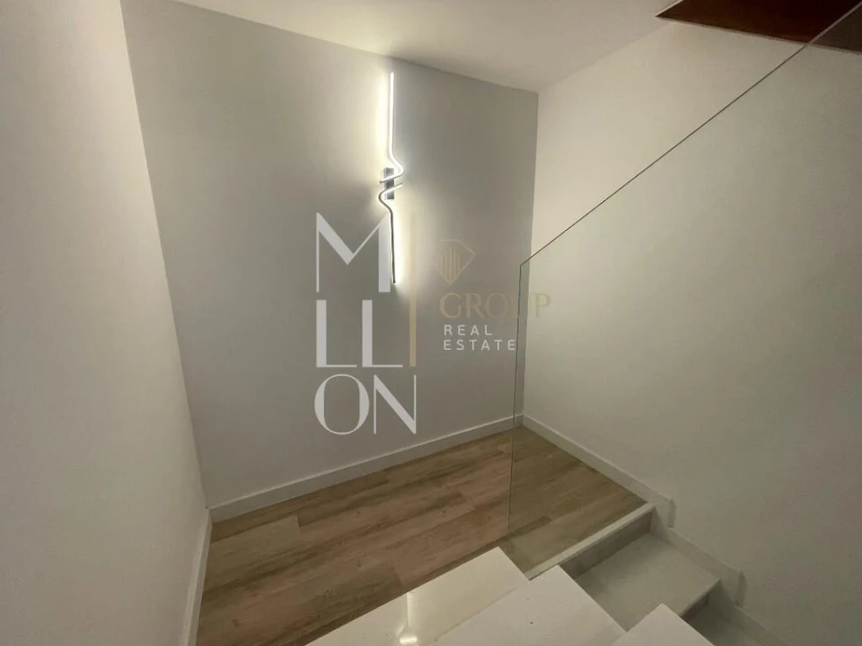 Moradia T6 para Venda em Águas Livres Foto 60