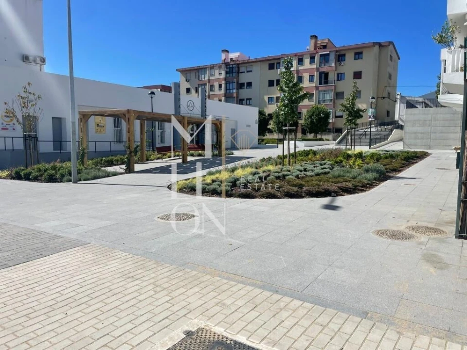 Moradia T6 para Venda em Águas Livres Foto 69