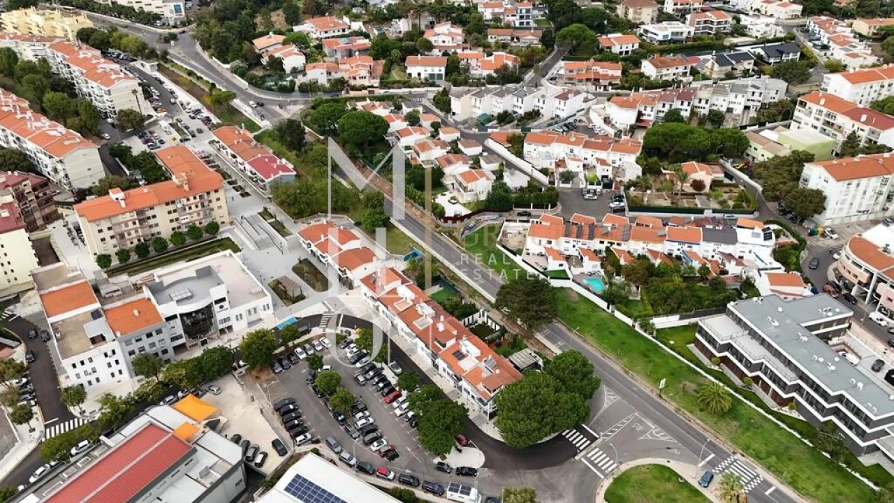 Moradia T6 para Venda em Águas Livres Foto 79