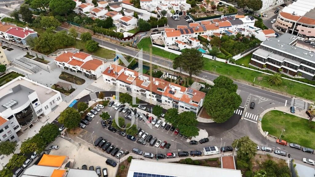 Moradia T6 para Venda em Águas Livres Foto 77