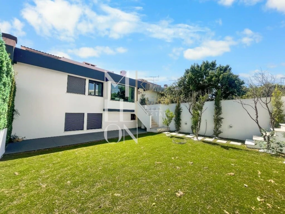 Moradia T6 para Venda em Águas Livres Foto 2