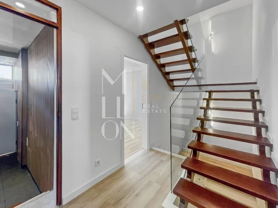 Moradia T6 para Venda em Águas Livres Foto 36