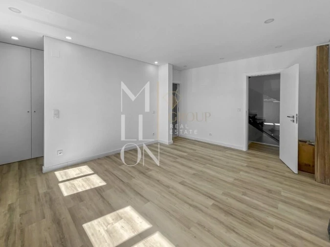 Moradia T6 para Venda em Águas Livres Foto 39