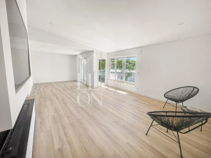 Moradia T6 para Venda em Águas Livres Foto 24