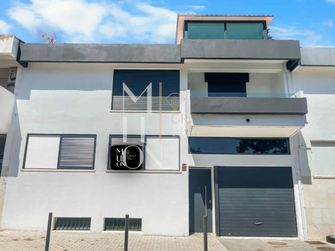 Moradia T6 para Venda em Águas Livres Foto 6