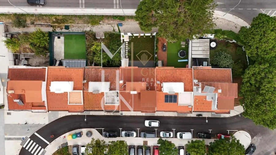 Moradia T6 para Venda em Águas Livres Foto 75