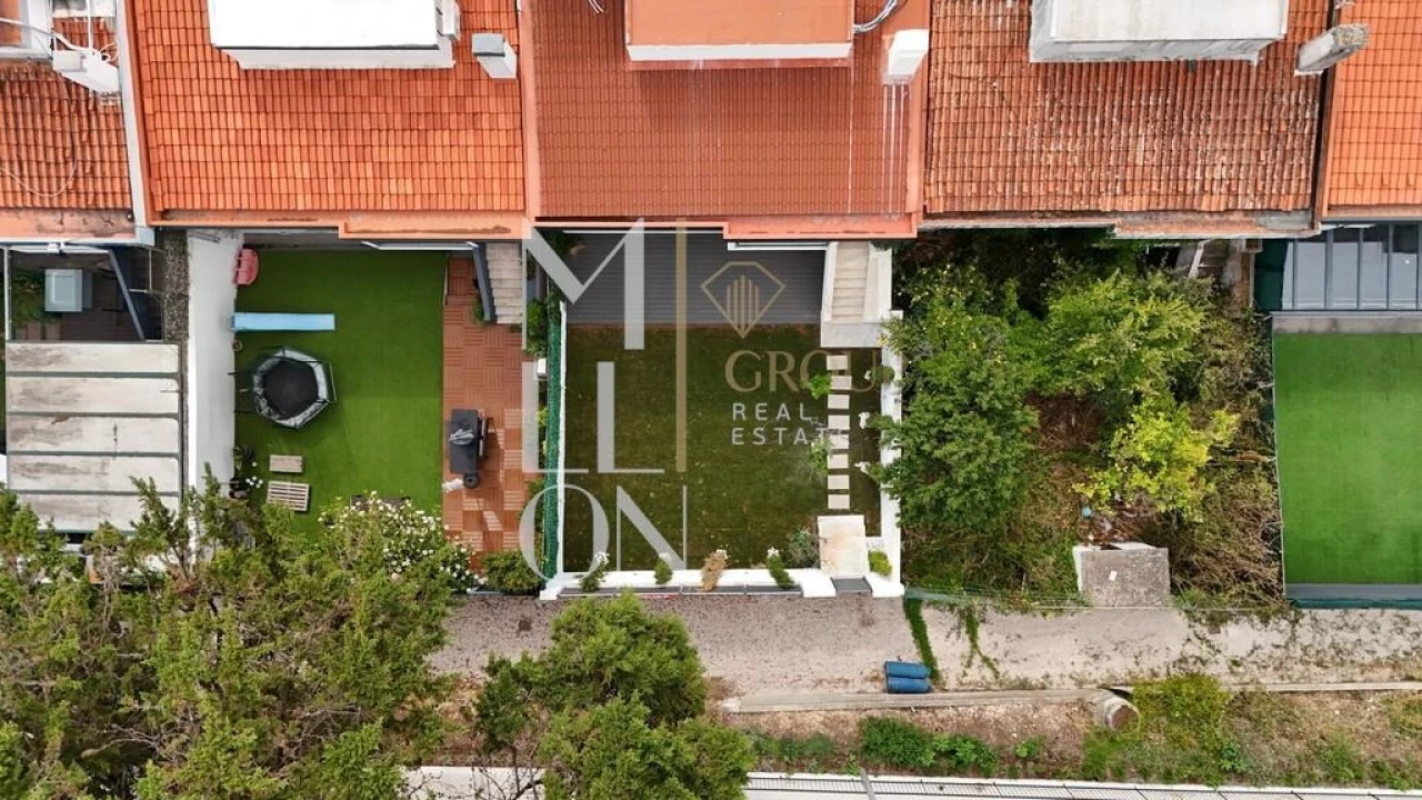 Moradia T6 para Venda em Águas Livres Foto 74