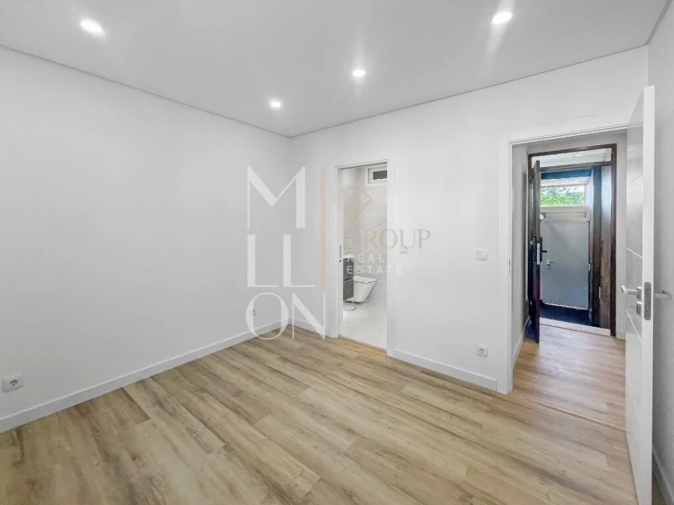 Moradia T6 para Venda em Águas Livres Foto 46