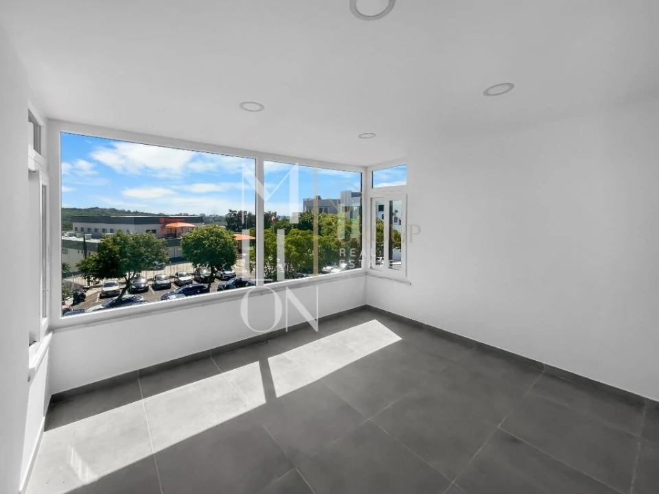 Moradia T6 para Venda em Águas Livres Foto 57