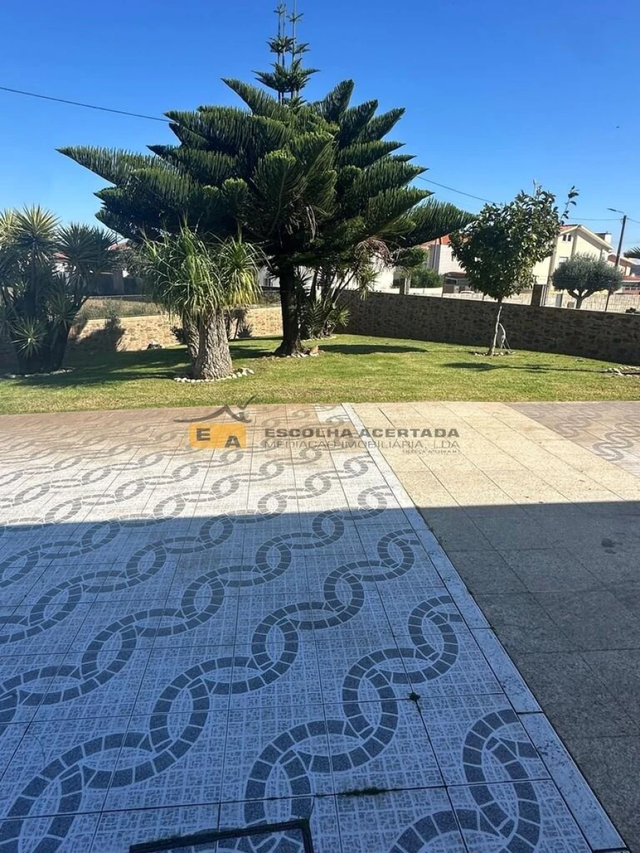 Moradia T4 para Venda em Modivas Foto 41