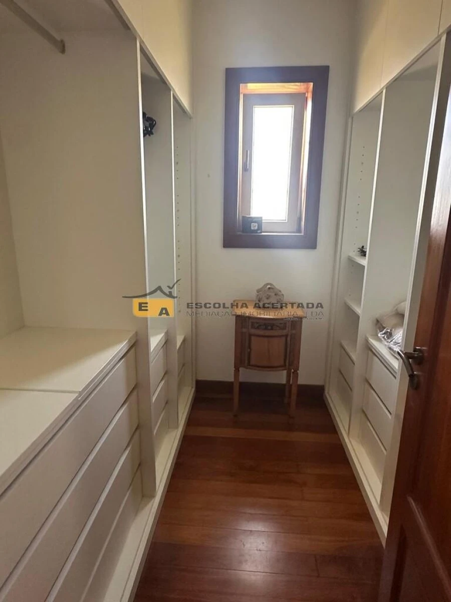 Moradia T4 para Venda em Modivas Foto 23