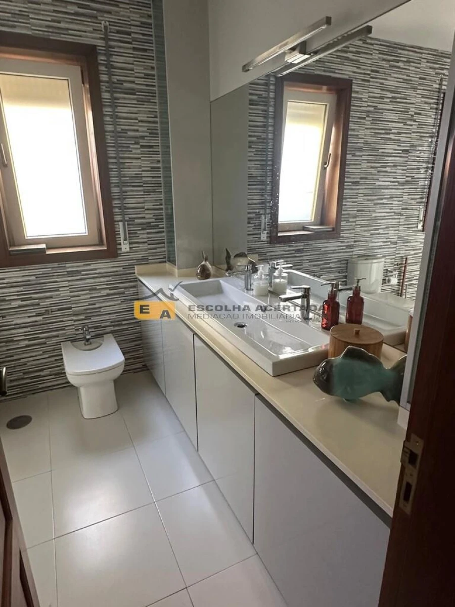 Moradia T4 para Venda em Modivas Foto 24